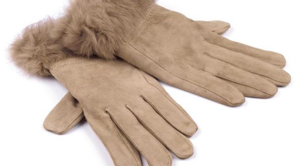 Как почистить замшевые перчатки?