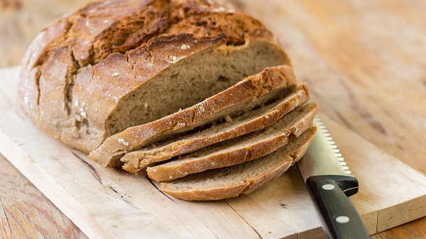 Ржаной хлеб, на котором селедка становится в два раза вкуснее и сочнее