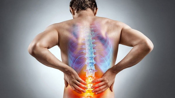 13 причин, почему у вас болит спина: способы решения проблем