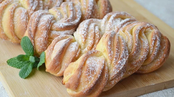 Вкуснейшие творожные булочки готовятся очень быстро