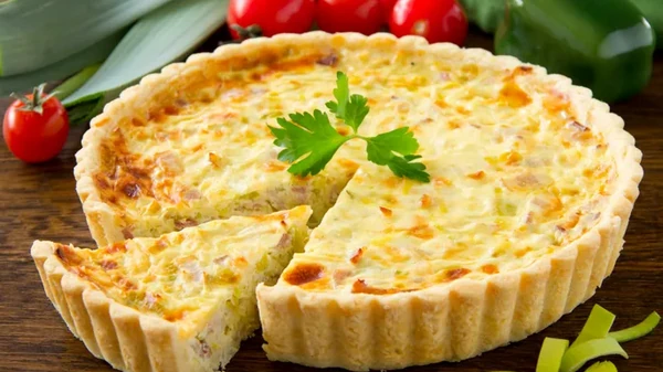 Рецепт открытого пирога с творогом и сыром в духовке