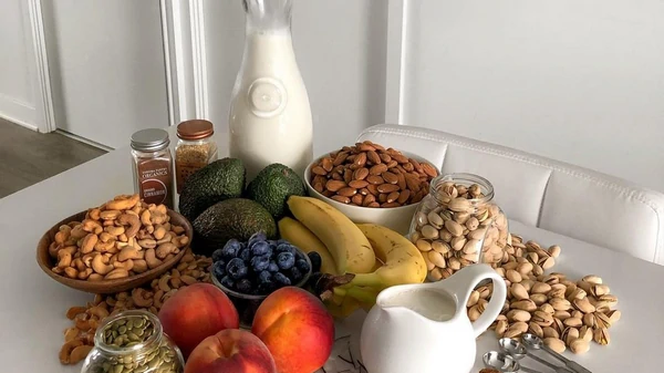 10 продуктов, которых следует избегать для получения плоского живота