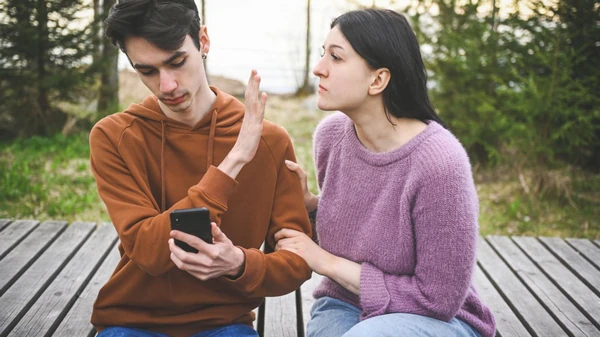 4 вида отношений, от которых стоит держаться подальше: убережетесь от проблем