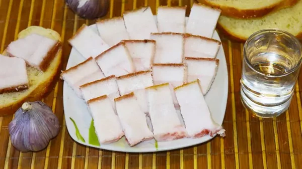 Как правильно выбрать сало: простые способы, о которых вы не знали