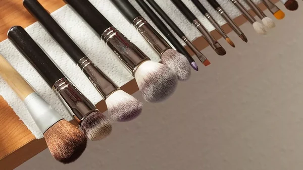 Как правильно выбрать кисти для макияжа?