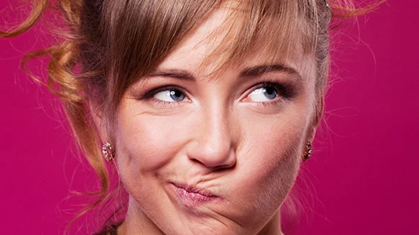 Обвисшие щеки: как вернуть упругий овал лица