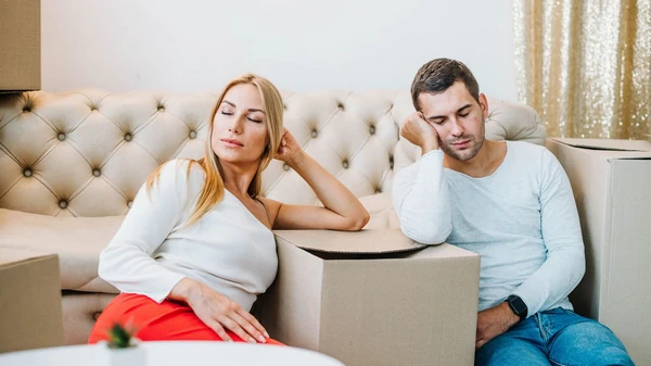 Побег из отношений: 3 признака, что партнер решил от вас отказаться