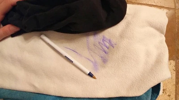 От чернила не останется и следа: как вывести шариковую ручку из ткани