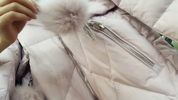 Как вывести пятно на дублёнке, шубе или на пуховике