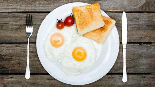 Зачем едят яйца на завтрак?