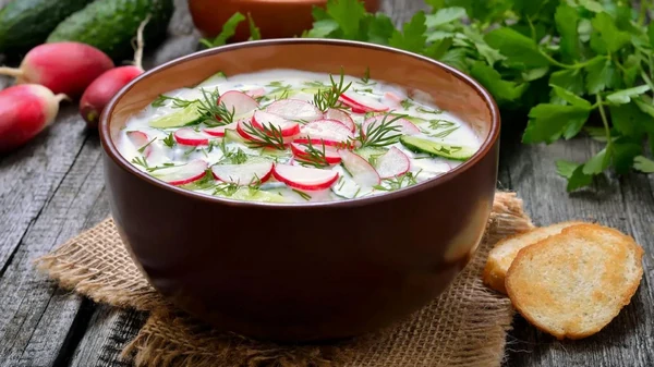 Полезная окрошка: больше мяса и меньше калорий