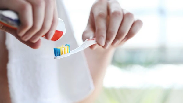 Никогда не оставляйте зубную щетку в ванной, и вот почему