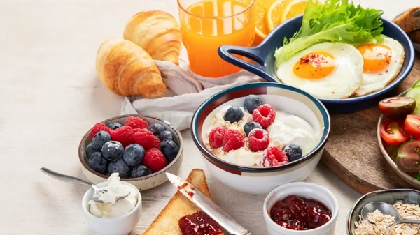 Диетолог назвала 5 лучших вариантов для завтрака, которые не вредят фи...