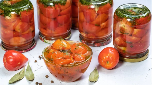 Вкусная заготовка на зиму: рецепт салат из помидоров