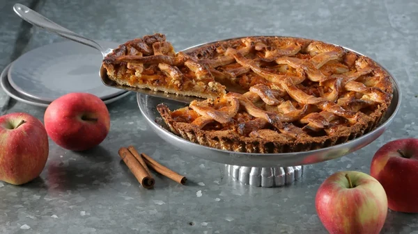 Вкус осени: рецепт вкусного пирога с яблоками и тыквой