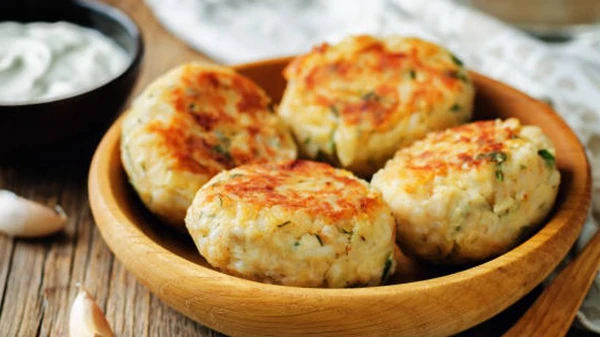 Вкусно с рисом: как приготовить котлеты из трески и феты