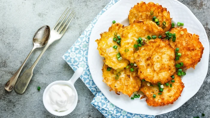 Как приготовить вкусные золотистые деруны с хрустящей корочкой без мук...