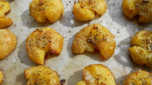 Картофель молодой давленный запеченный в духовке рецепт приготовления