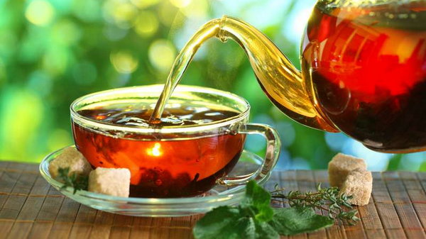 Почему чай может быть опасен для здоровья? 4 основных причины