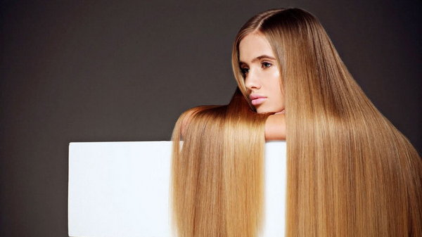 Этот простой трюк заставит ваши волосы интенсивно расти и все будут завидовать их блеску и объёму!