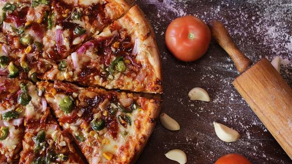 Почему так популярна пицца и где ее можно заказать?