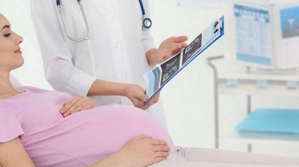 Стоит ли записываться на наблюдение беременности в Киеве?