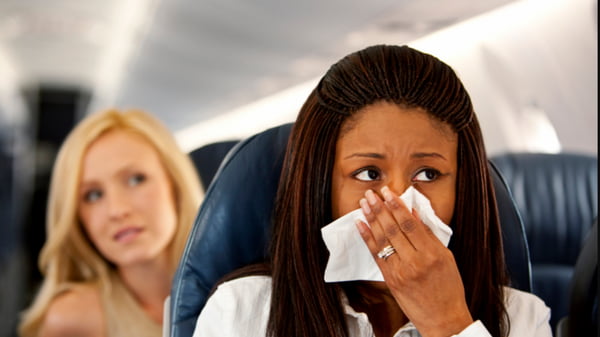 Ученые рассказали, почему люди плачут в самолетах