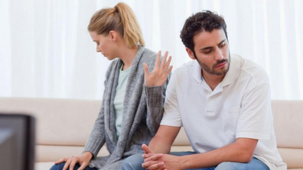 Психологи назвали слово, которое может спасти отношения, близкие к разводу