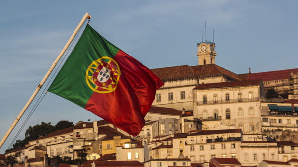 Як переїхати жити до Португалії?