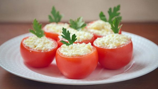 Как приготовить фаршированные помидоры в духовке