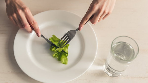 Як обдурити почуття голоду: 5 перевірених прийомів