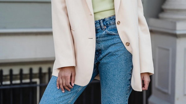 Почему современные женщины предпочитают джинсы свободного кроя