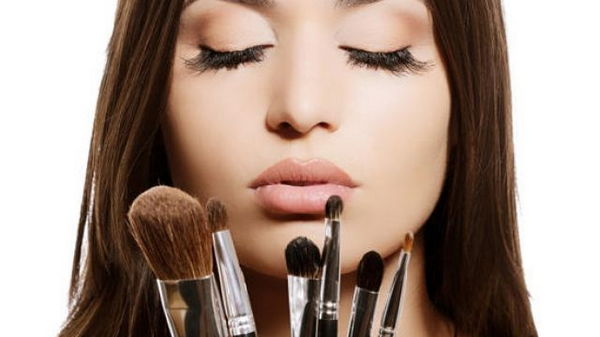 Десять ошибок в макияже, которые делают вас старше