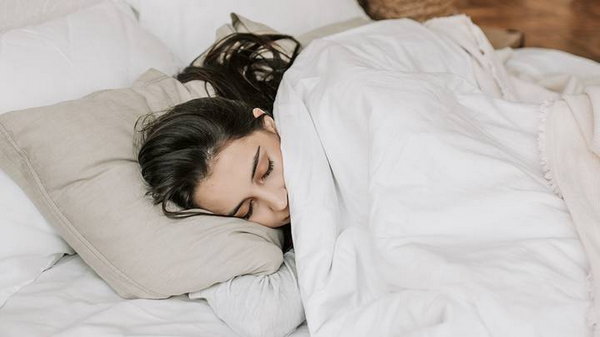 Как влияет недостаток сна на внешний вид