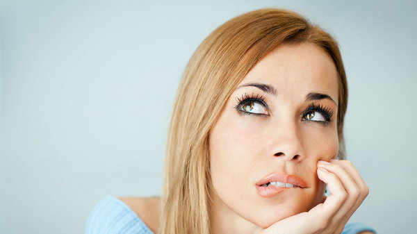10 ужасных привычек, которые могут испортить твой внешний вид