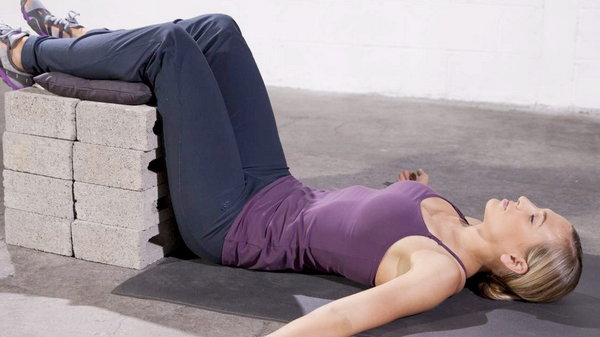 Домашняя тренировка для укрепления спины и мышц живота