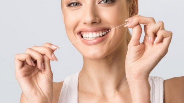Узнай, как легко удалить зубной камень и сделать улыбку белоснежной